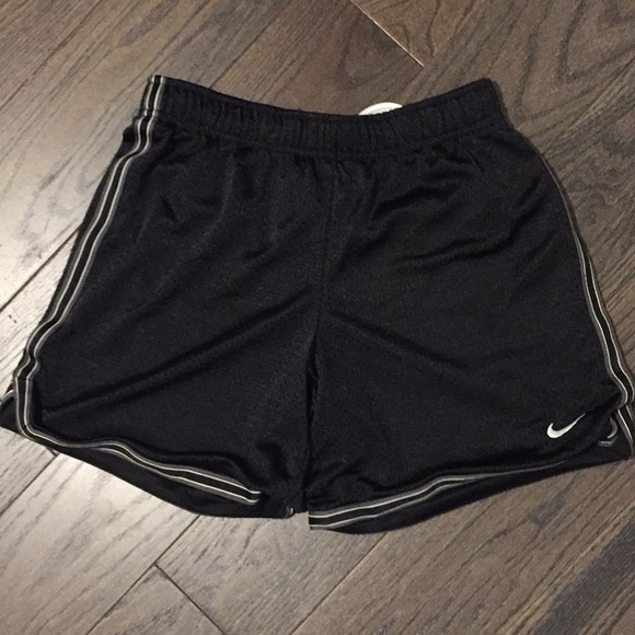 Nike shorts - Picture 3 of 5